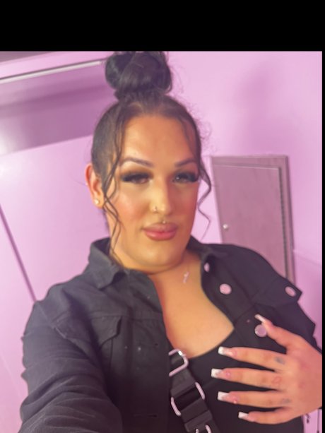 P E A C H E_ naked actress archive