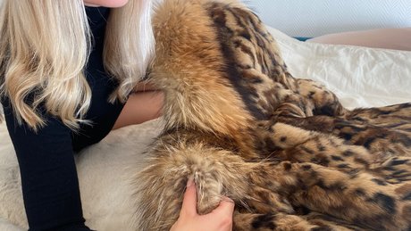 Lady Joyce Fur Queen_ model top pictures