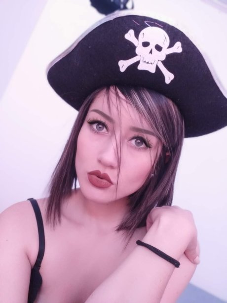 Emma Rosse sexy actress image