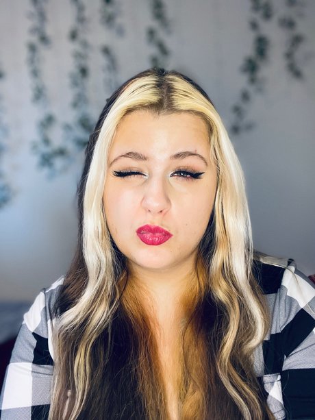 Luna 3 0 beautiful actress images