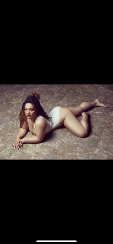 SimplyQueenT star perfect archive