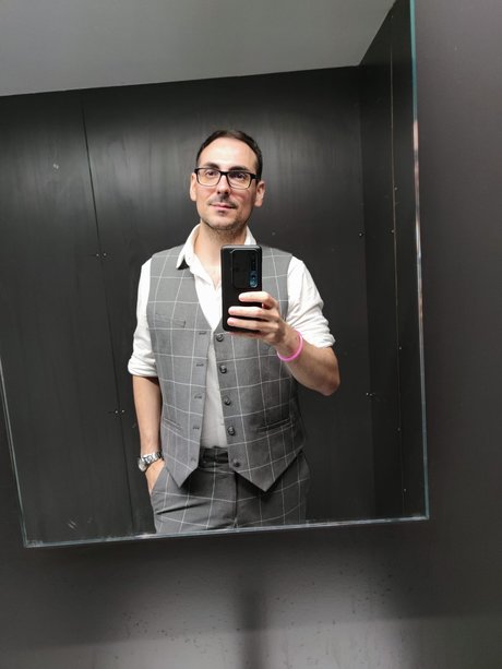 Plegue model porn pic