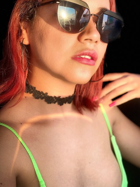 Laurita sexy actress picture