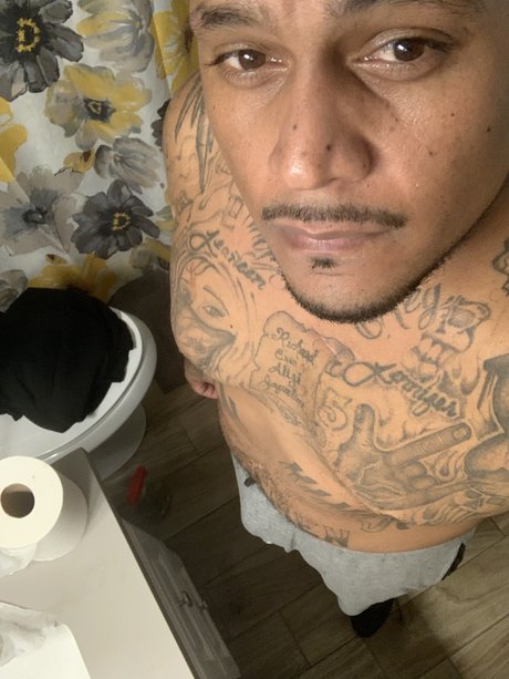 Your Papi art model gallery