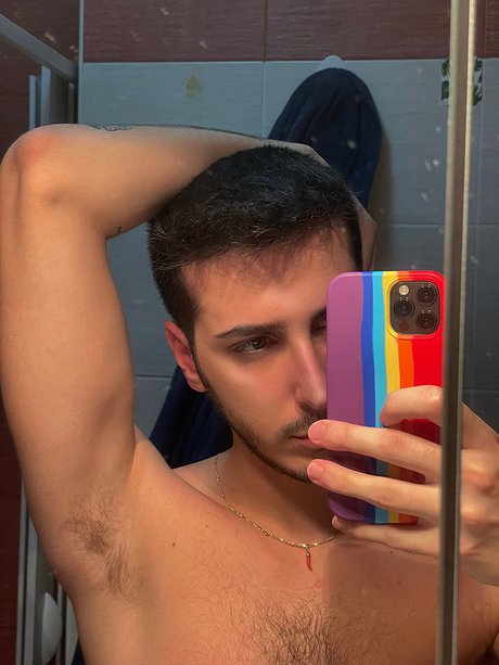 Giuralhot model adult images