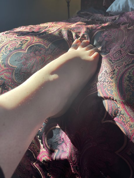 CamelToes model pretty gallery