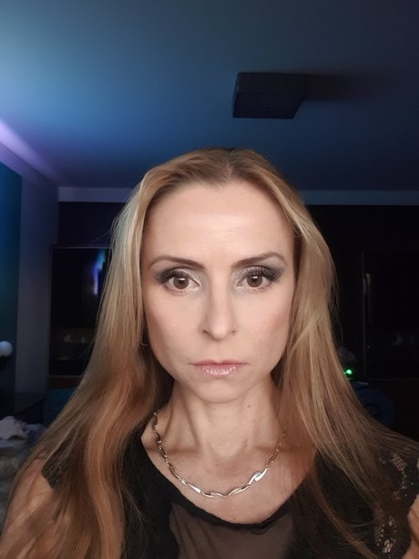 Kyra Kim Berlin perfect star pictures