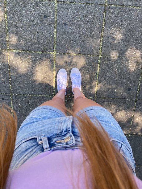 LonglegsVik pornstar nudes picture