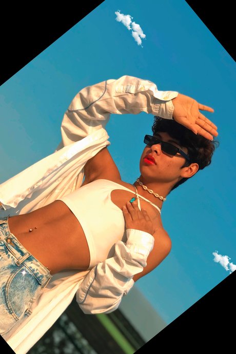 Saul De la Rosa hot actress picture