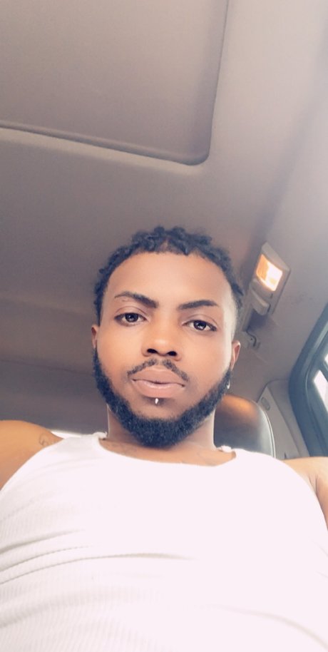 M AR K high quality model photos