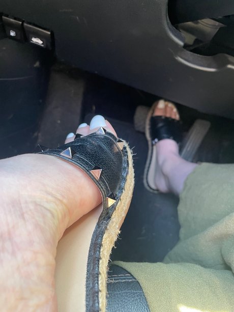 ToeRaeMe art pornstar images