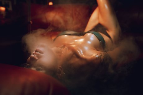 Trannie Oakley nudes actress archive