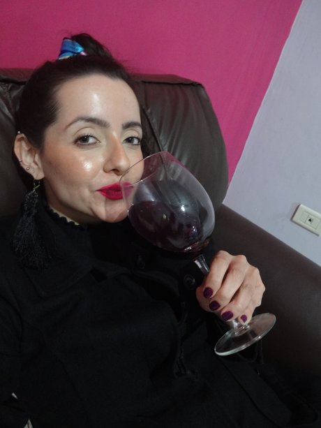 Leslie Grimoldi model exclusive pics