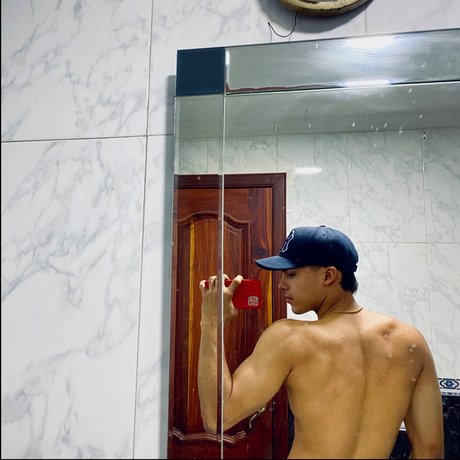 Tom Evans sex star image