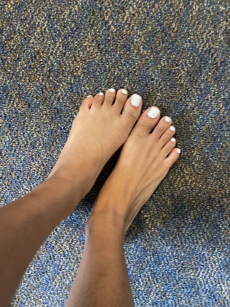 White Toes_ adult actress pic