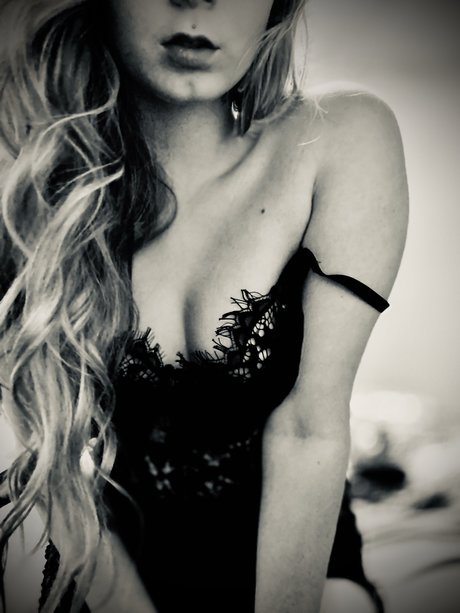 Peachy Queen star porn picture