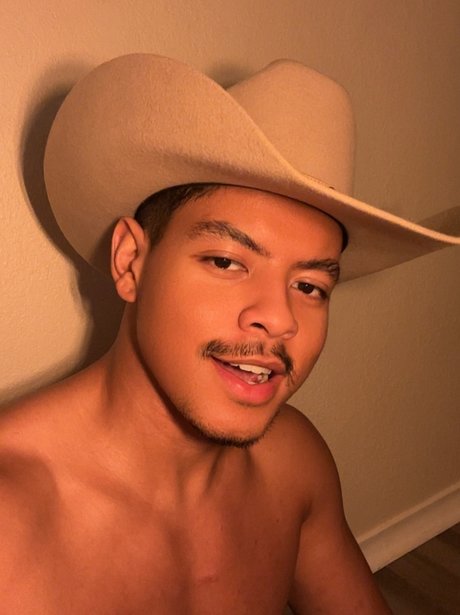 Dallas Bromo nude actress img