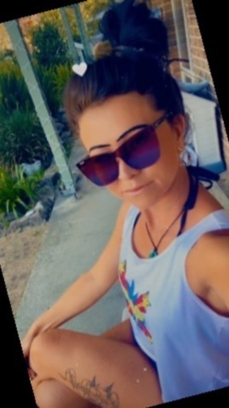 Renae Curby adult model photo