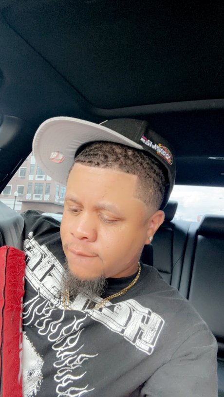 Papi Champu naked model pic