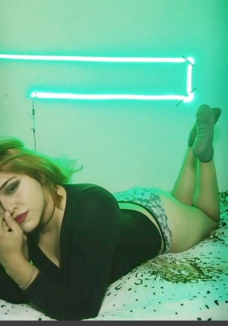 Toxic airsoft girl beautiful actress photos