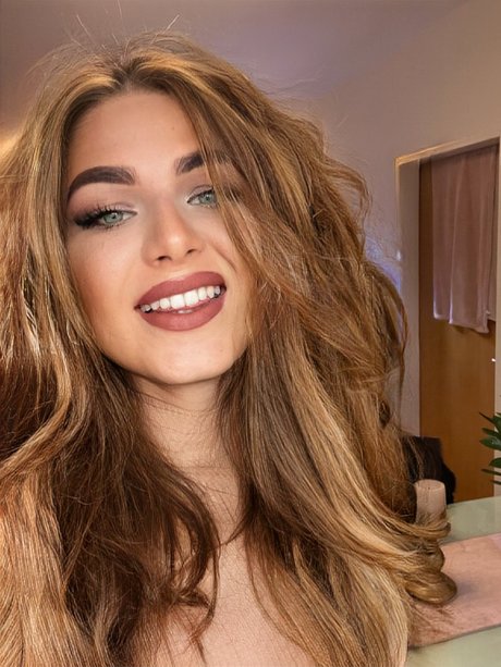 Nina Dell a Rosa star sexy img