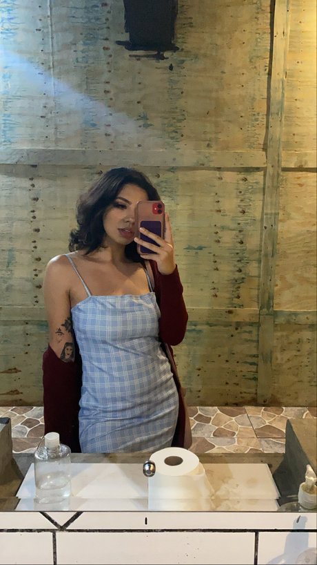 Miri Pontes star high quality image