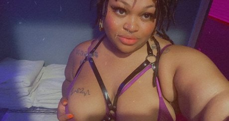 Mia the ThroatGoddessxx pornstar hot gallery