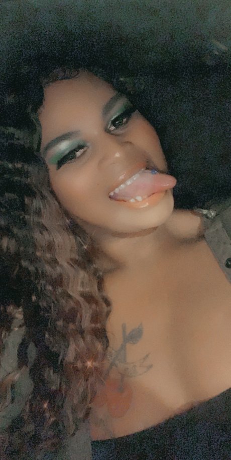 Delicious Cherrie hd model photo