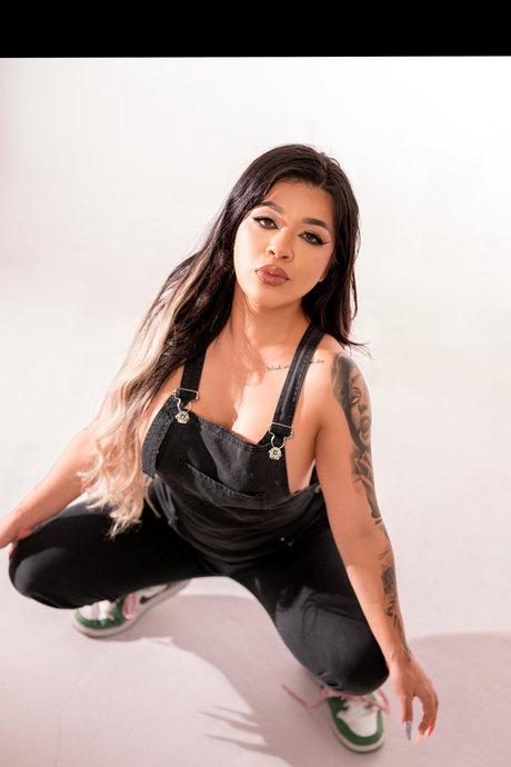 Kathe Layos high quality actress img