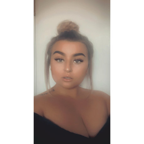 Tori Raine star xxx galleries