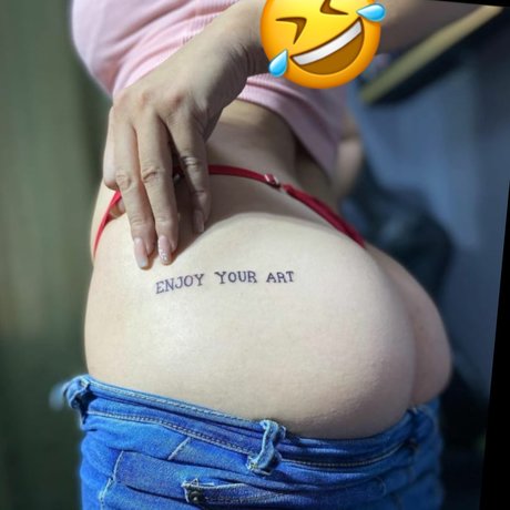 Sunshine Freyre sexy actress photo