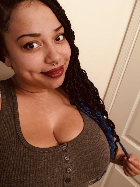 TheRealRoxyRose star pretty image