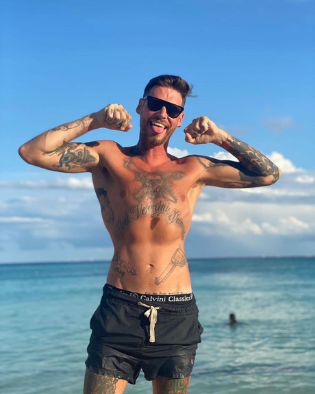 Pinche Chris pornstar nudes images