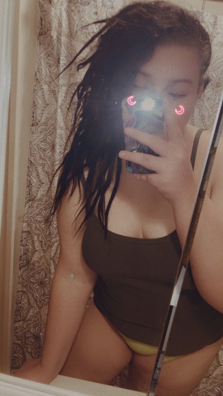 Trip Bhabie model hot image