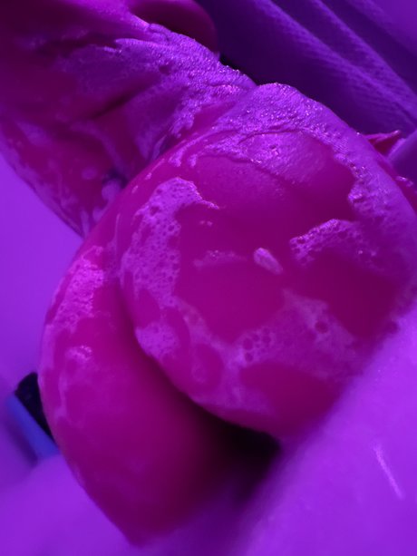 Molly Cool exclusive pornstar pictures