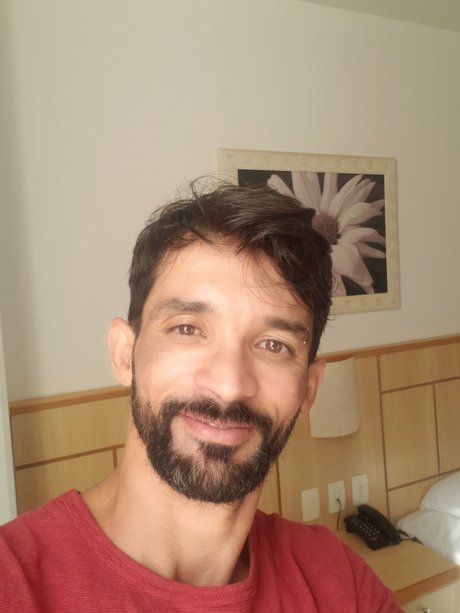 MARC0 nice model picture