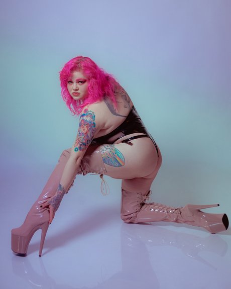 Daisy Love model beautiful img