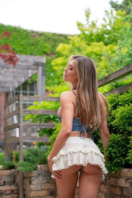 Serena Solace adult model photo