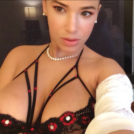 u6467595 top star img