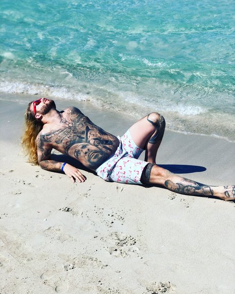 Warth high quality model gallery