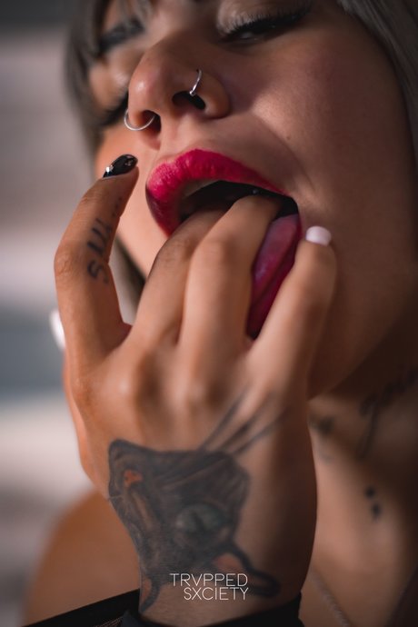 Reina Eliz pornstar adult photo