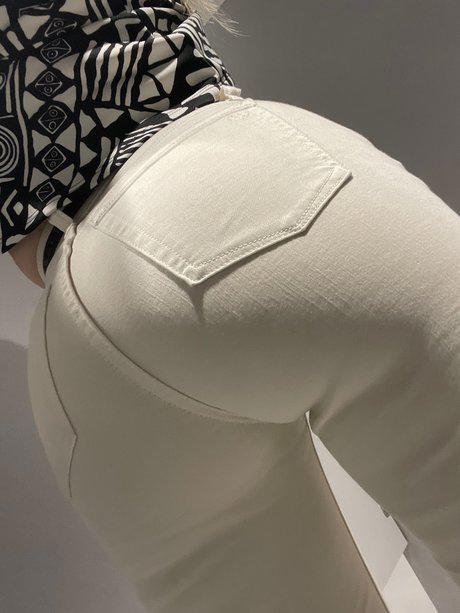 wgwaf nude model picture