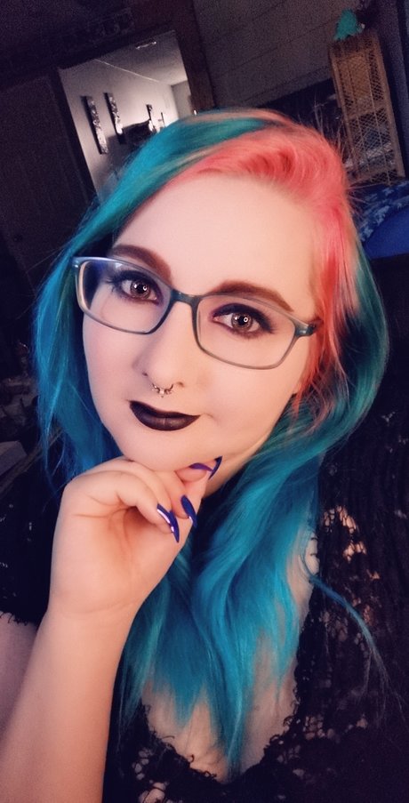 PrettyKitty pornographic model photos