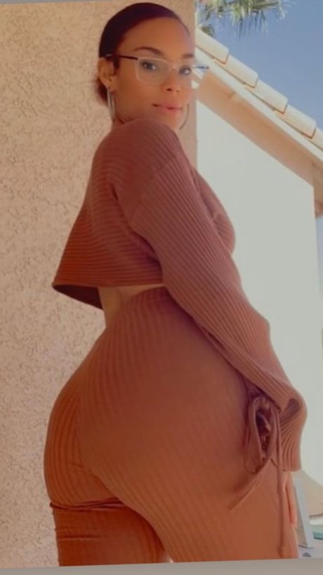 F U E N G shaee_ xxx star pictures