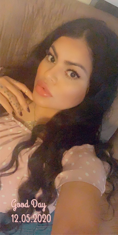 Agxa pornographic actress photo