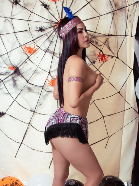 Pocahontas Usuga star best pics