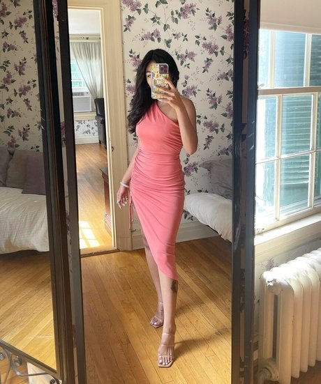 Reyna Morena naked model pictures