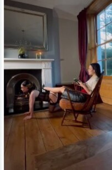 Ella Hughes star art galleries