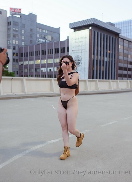 Lauren Summer erotic star images