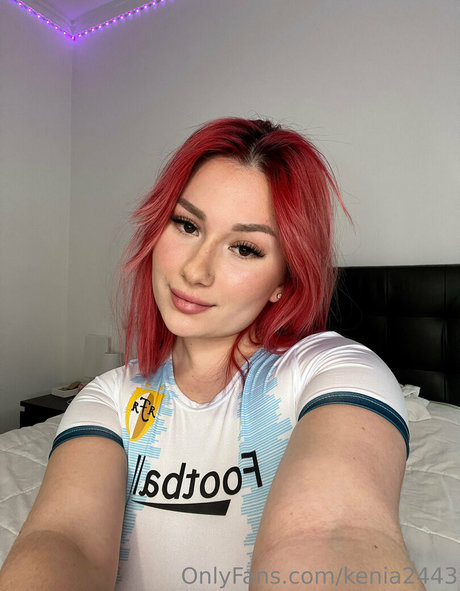 Kenia2443 naked model photos